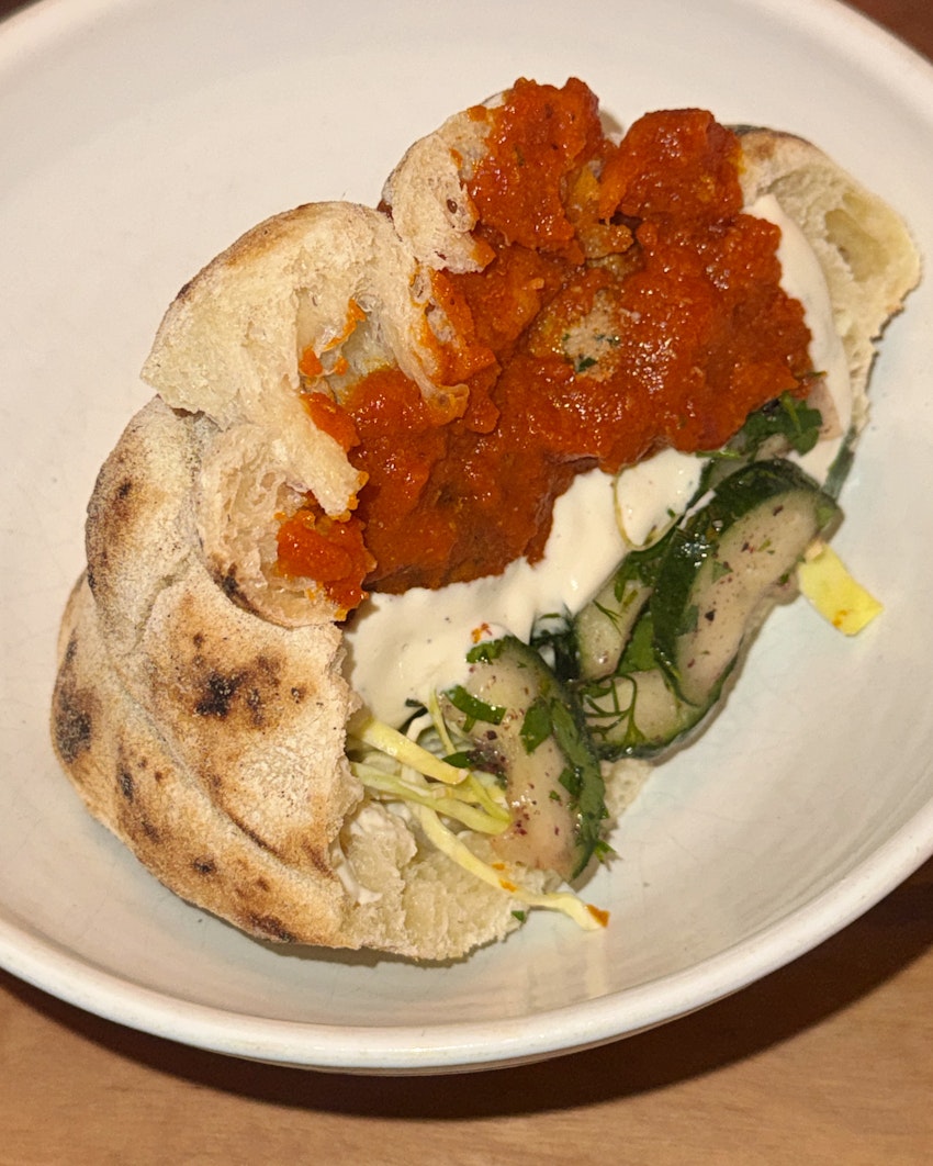 Maten vi lagar – från fyllda somunbröd till vietnamesiska sommarrullar, foto #1 av Flora Wiström