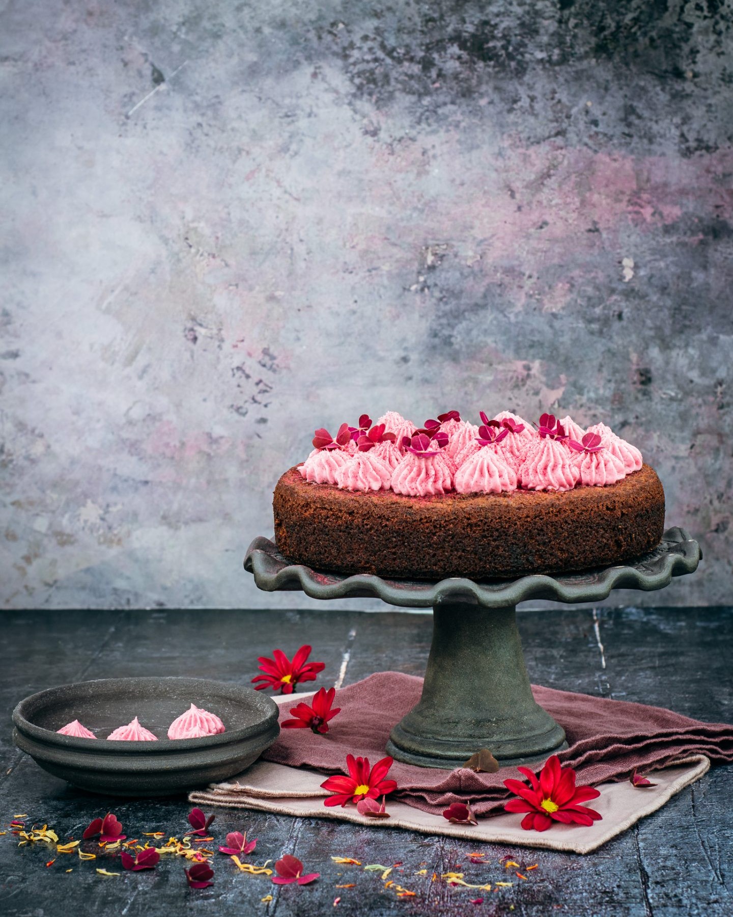 Rödbetskaka med rosa frosting