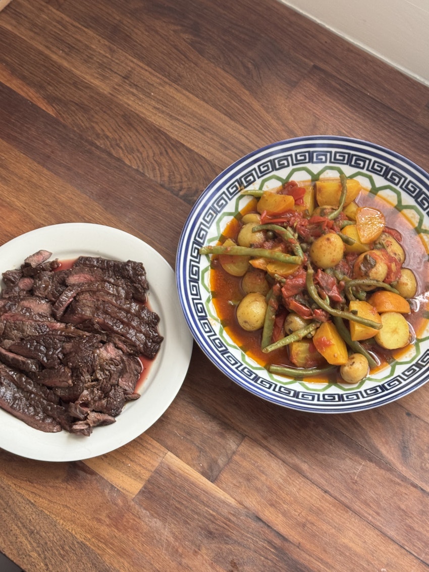 Tomatgryta med bönor, kapris & gulbetor, foto #5 av Marion Ringborg