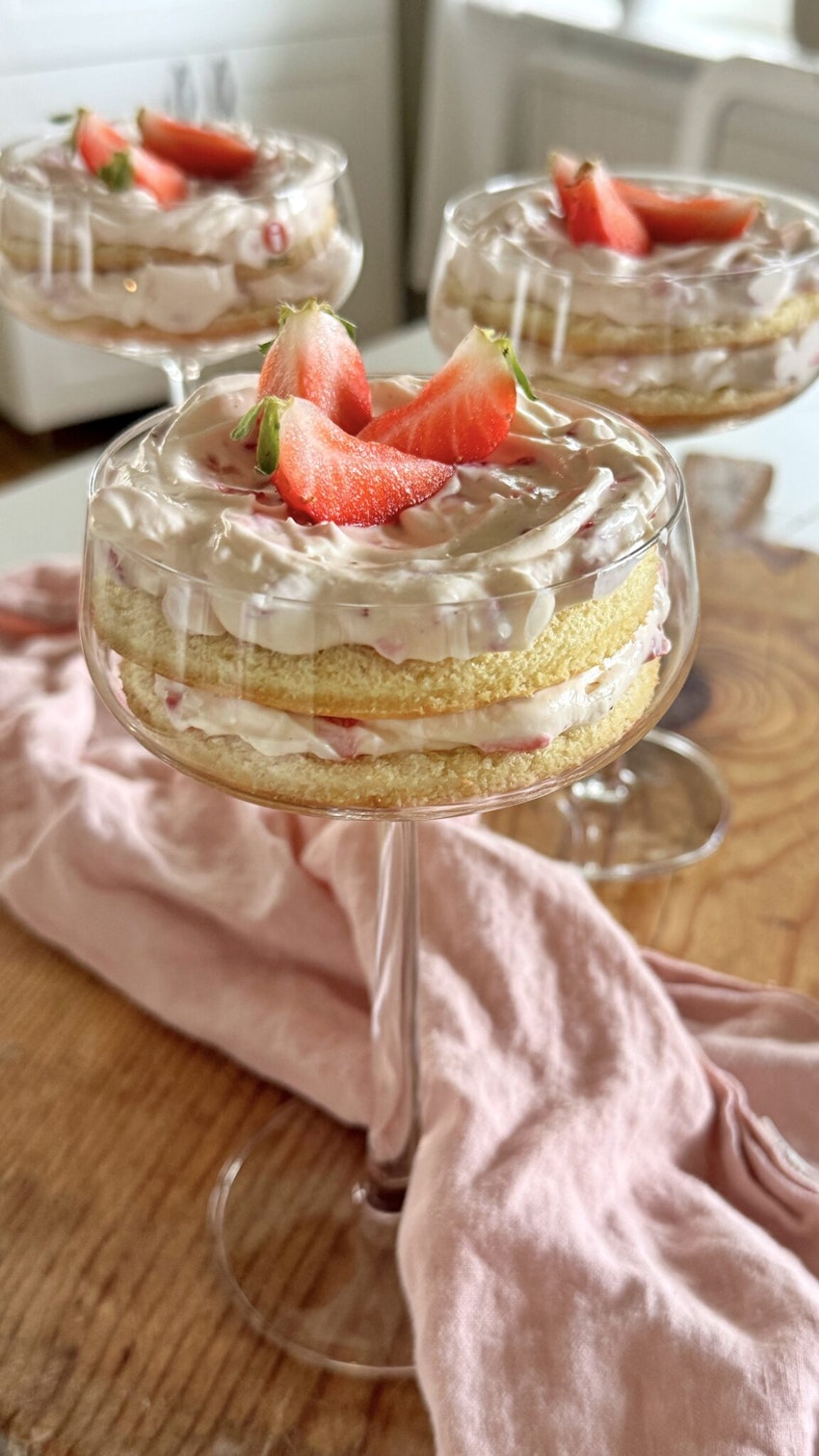 Himmelsk jordgubbstårta - i glas, foto #2 av Anja Admin