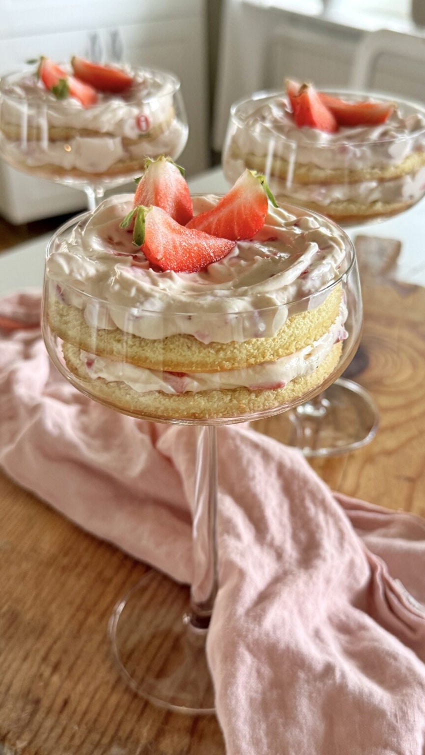 Himmelsk jordgubbstårta - i glas, foto #1 av Anja Admin