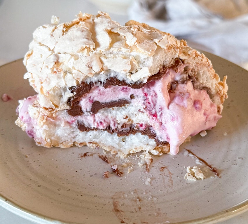 Marängrulltårta med hallon, foto #1 av Anja Admin