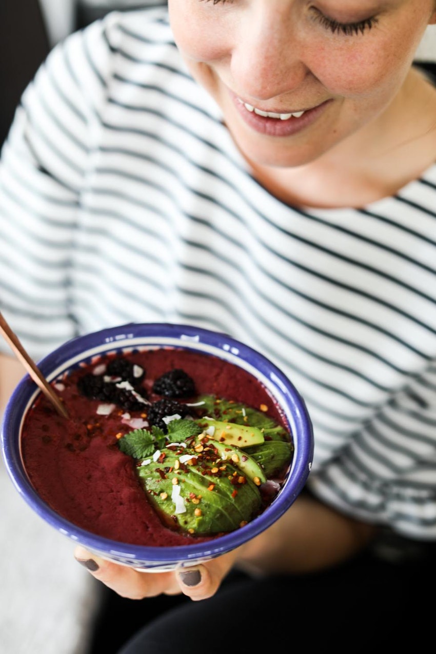 Smoothiebowl med avokdo och mandelsmör | Sofia Ståhl