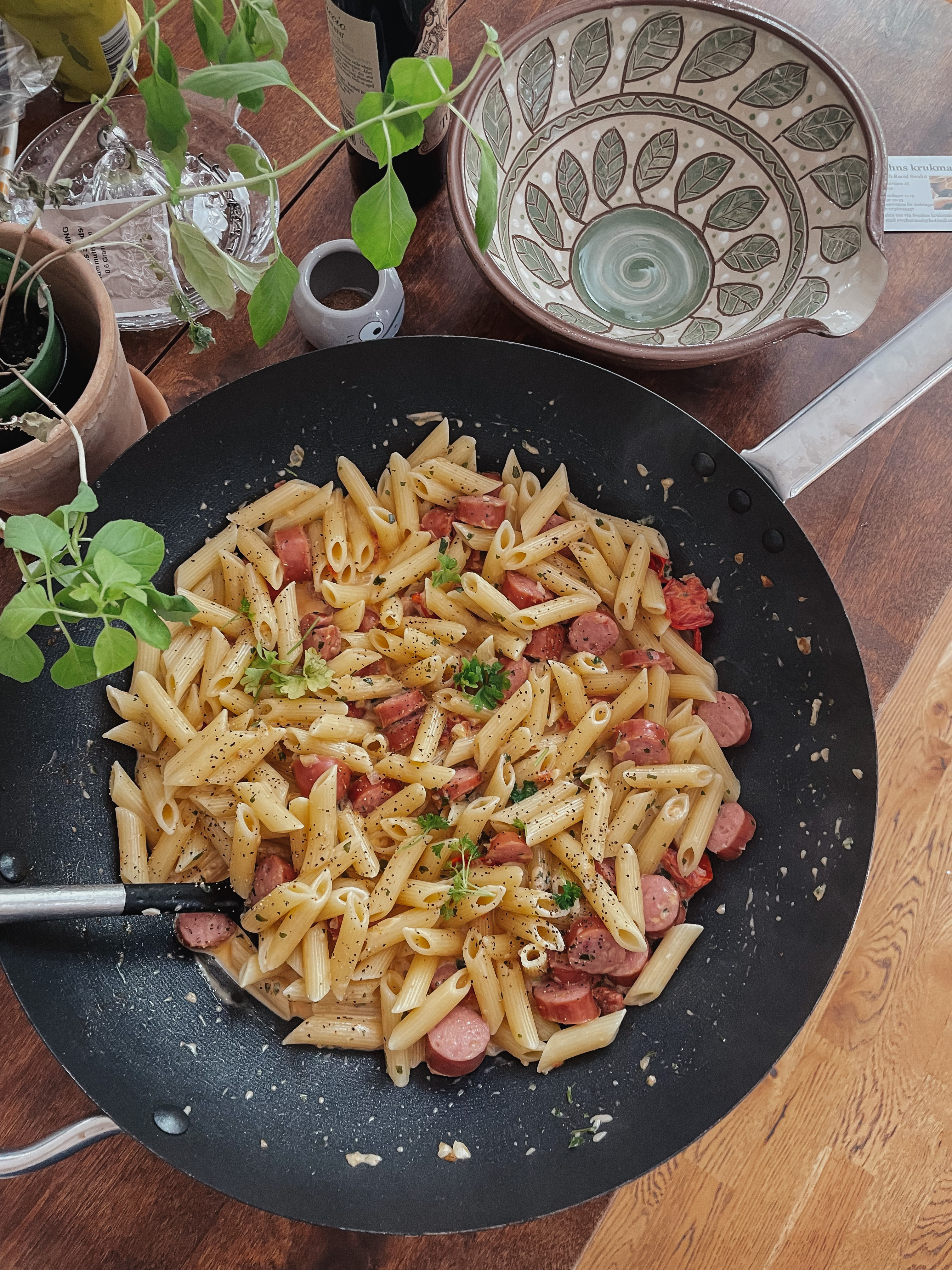 Korv med vitlökspasta