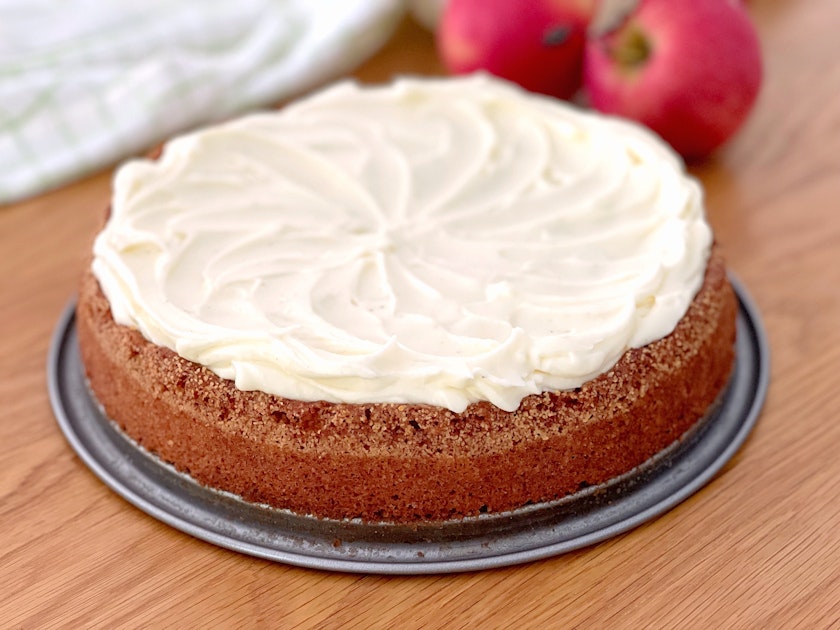 Glutenfri äppelkaka med frosting