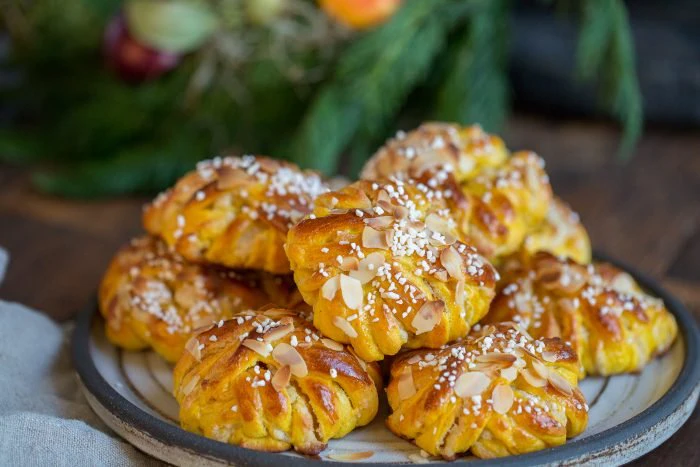 Lyxiga saffransbullar med mandelmassa, foto #1 av Anja Admin