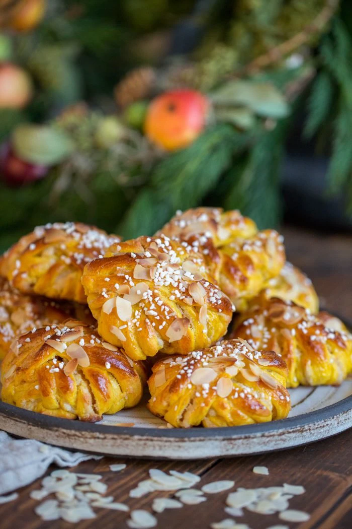 Lyxiga saffransbullar med mandelmassa, foto #2 av Anja Admin