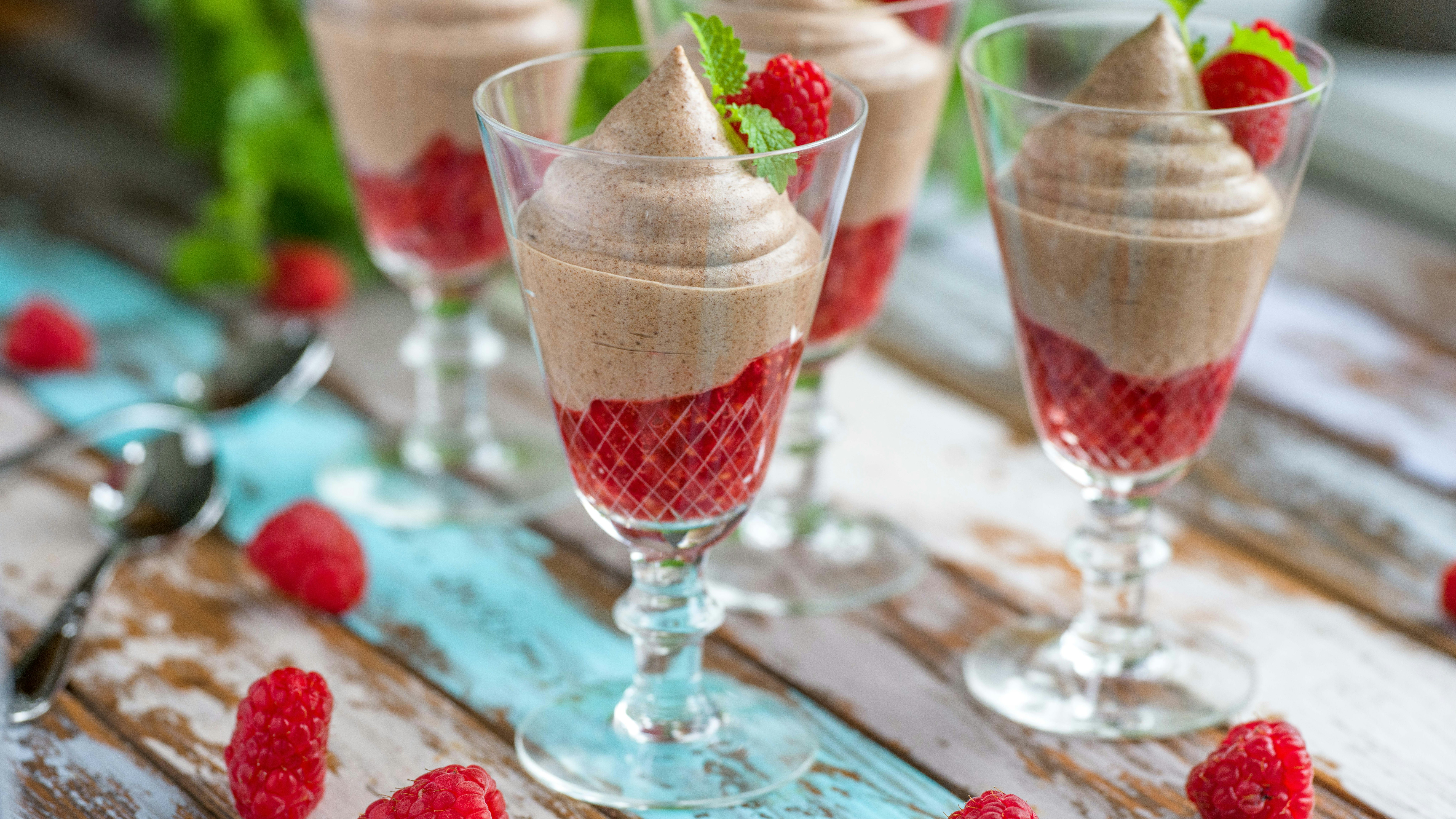 Nougatmousse med hallon | Fredriks Fika Nougatmousse med hallon | Fredriks Fika